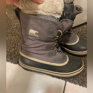 Sorel Black and Gray Snow Boots size 8